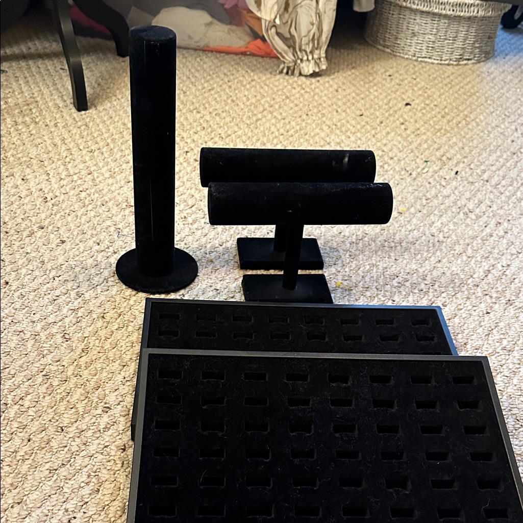 Black Velvet Jewelry Display Stands And Trays 5 Pieces